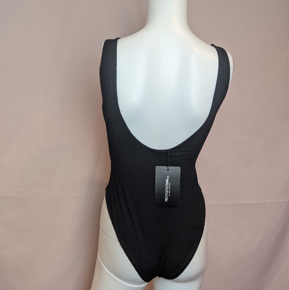 PrettyLittleThing Black Cut Out Belted Monokini Scoop Back Swimsuit Size 4 - Picture 4 of 6